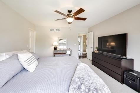1N644 Woodhall Court Winfield IL 60190