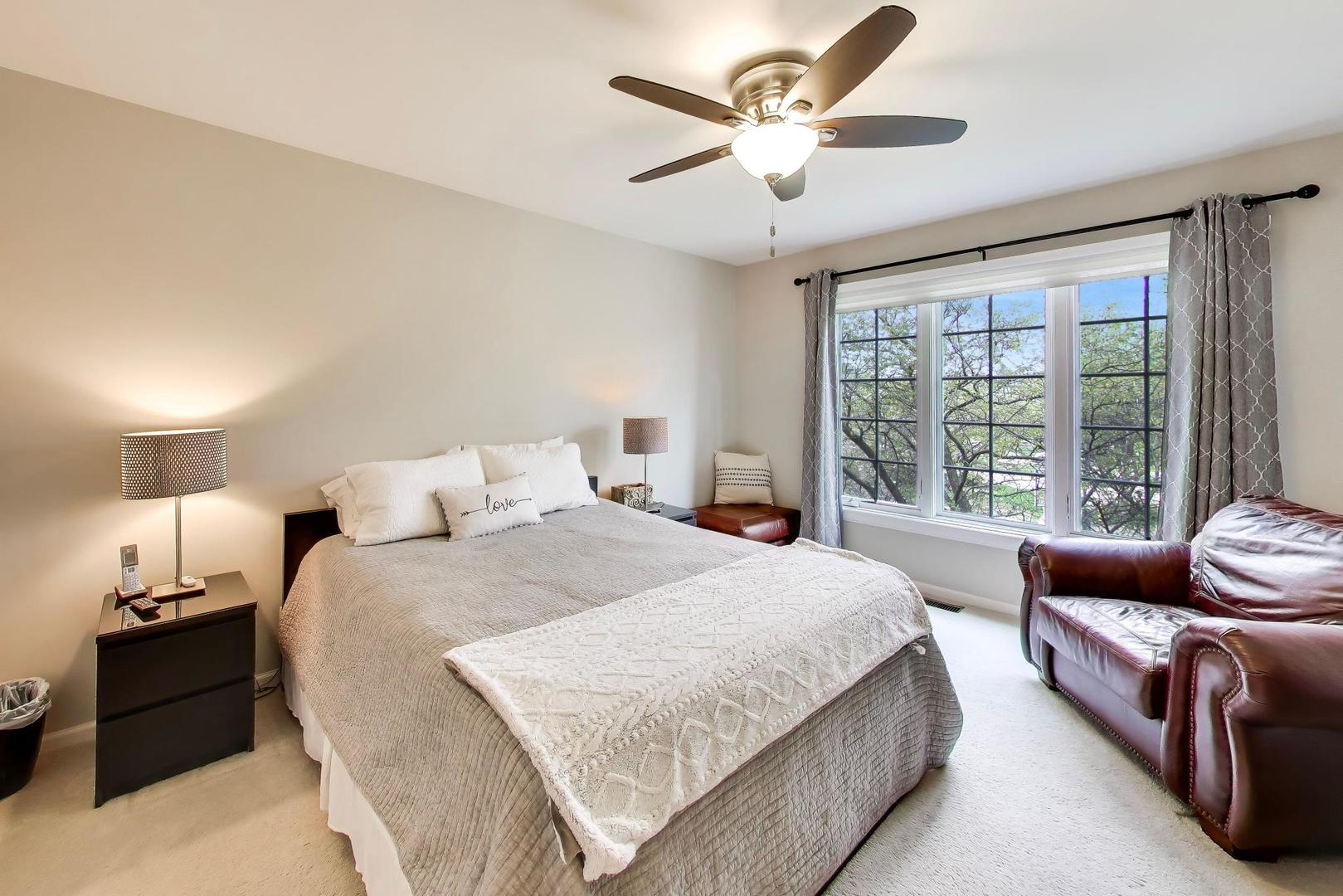 1N644 Woodhall Court Winfield IL 60190