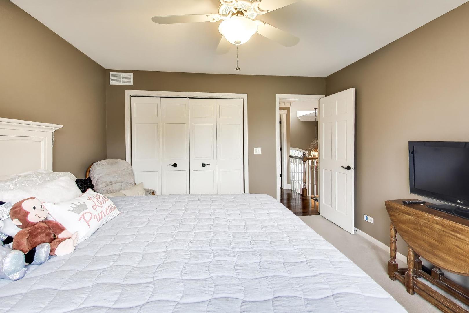 1N644 Woodhall Court Winfield IL 60190