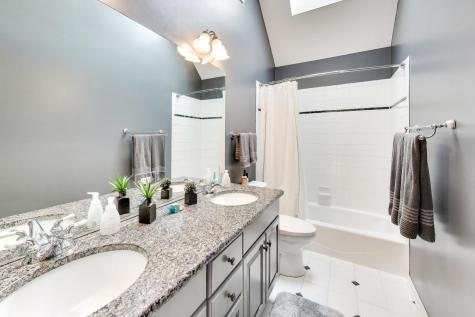 1N644 Woodhall Court Winfield IL 60190