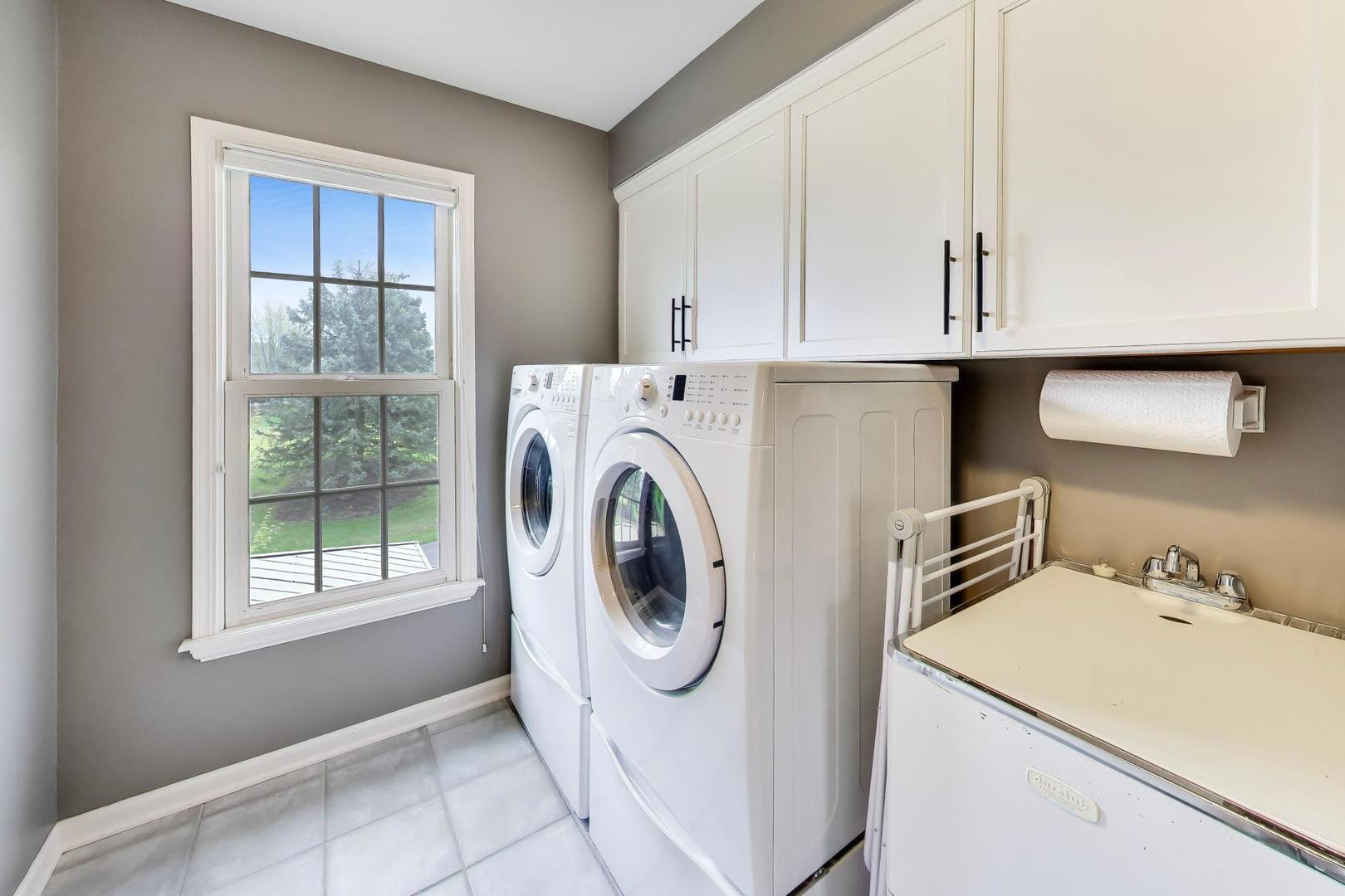 1N644 Woodhall Court Winfield IL 60190