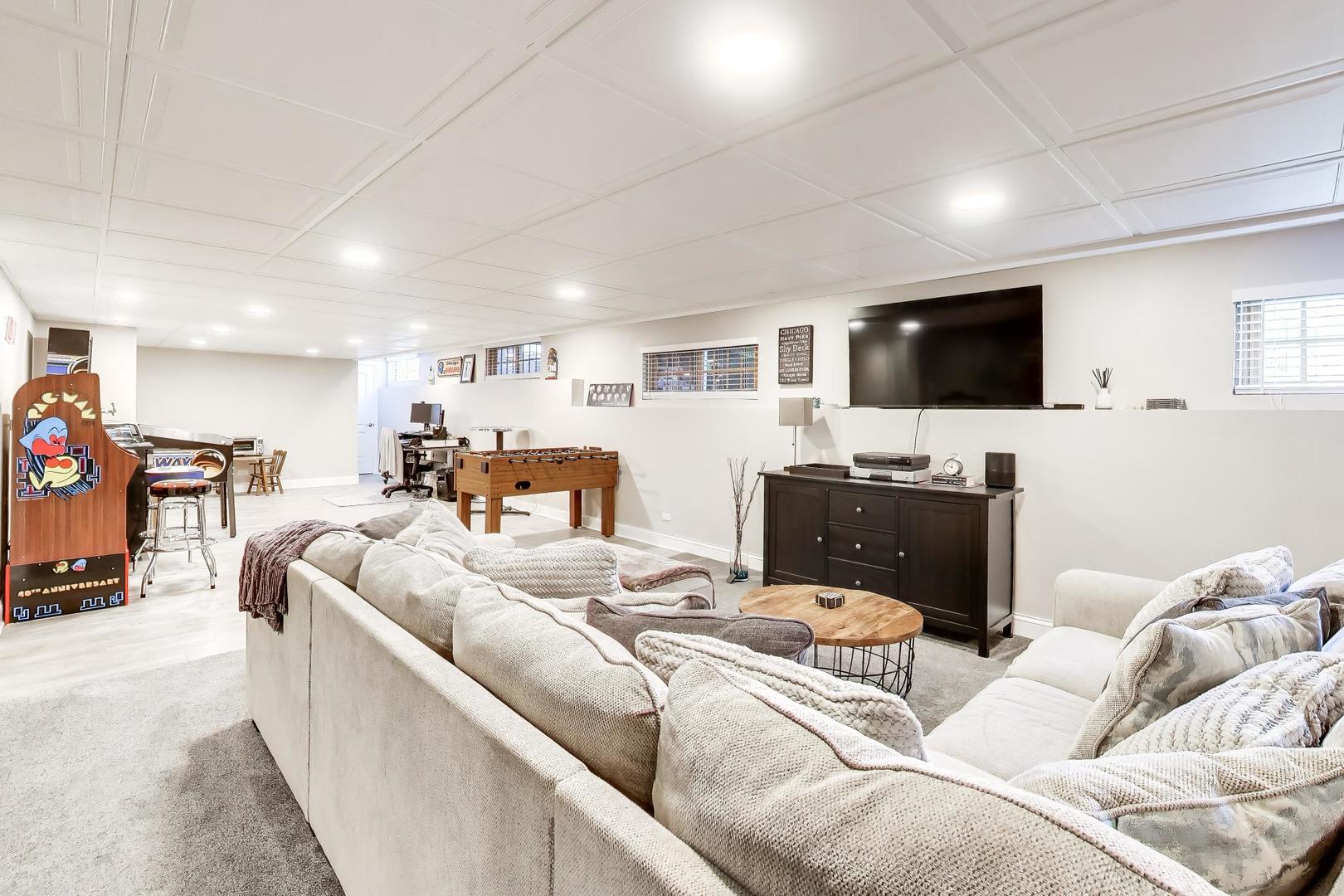 1N644 Woodhall Court Winfield IL 60190