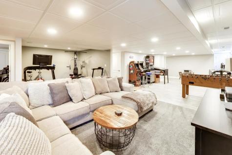 1N644 Woodhall Court Winfield IL 60190