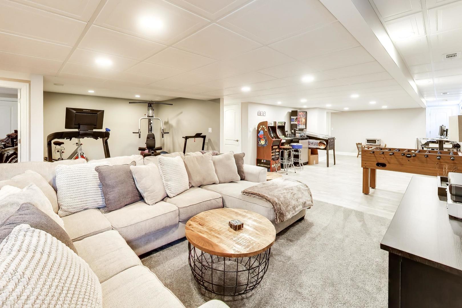 1N644 Woodhall Court Winfield IL 60190