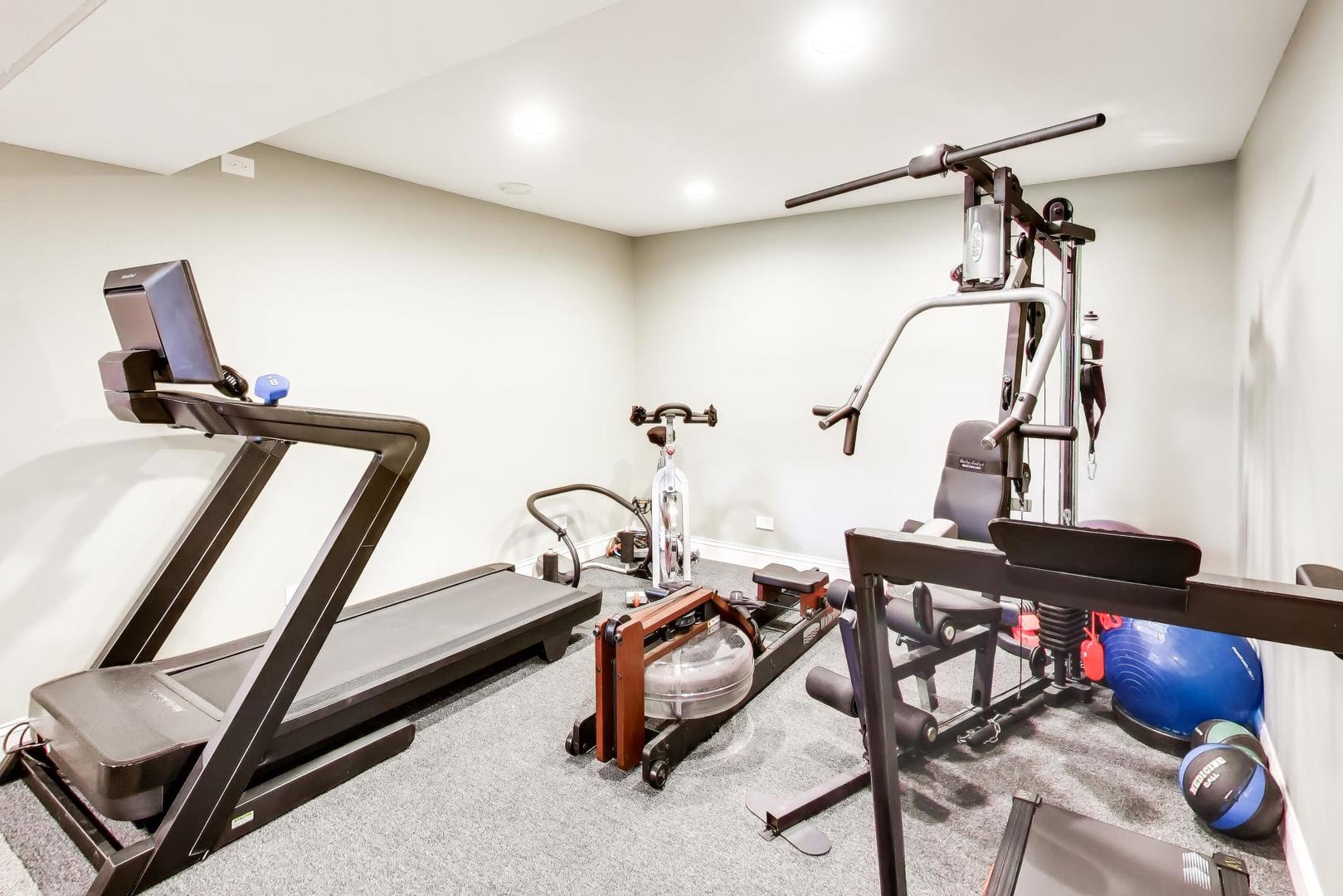 1N644 Woodhall Court Winfield IL 60190