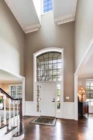 1N644 Woodhall Court Winfield IL 60190