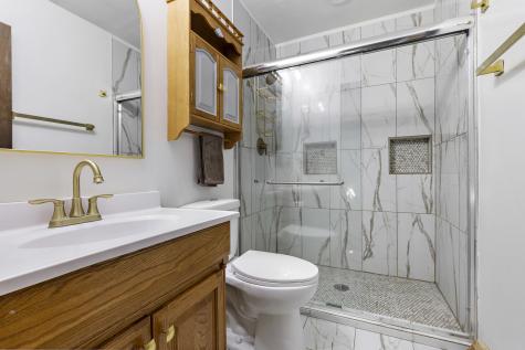 9825 Debbie Lane Machesney Park IL 61115