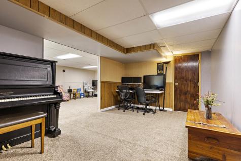 9825 Debbie Lane Machesney Park IL 61115