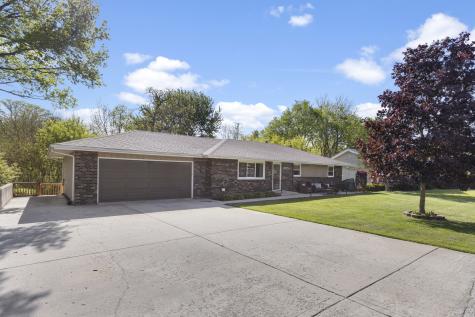 9825 Debbie Lane Machesney Park IL 61115