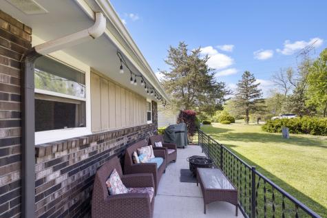 9825 Debbie Lane Machesney Park IL 61115