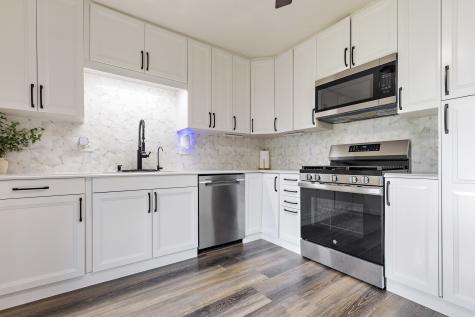 9825 Debbie Lane Machesney Park IL 61115