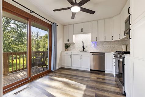9825 Debbie Lane Machesney Park IL 61115