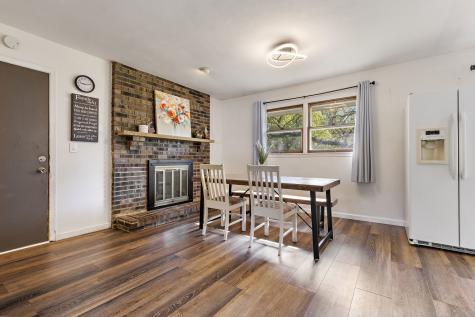 9825 Debbie Lane Machesney Park IL 61115