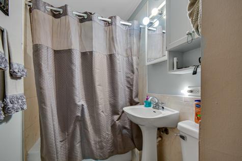 14332 Knox Avenue Midlothian IL 60445