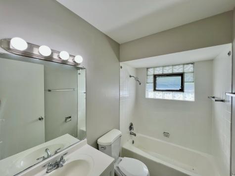 16046 Prairie Avenue South Holland IL 60473