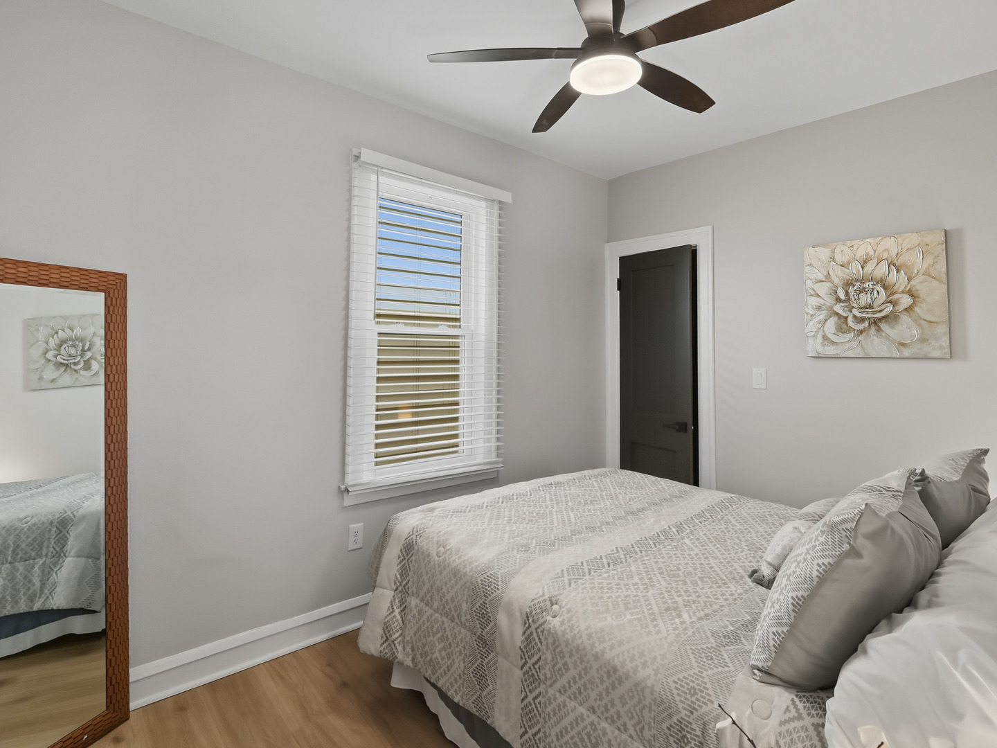 8442 South Kingston Avenue Chicago IL 60617