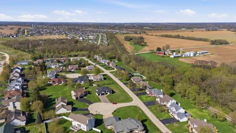 391 Teaberry Court Roscoe IL 61073