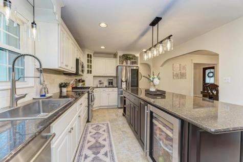 10S607 Glenn Drive Burr Ridge IL 60527
