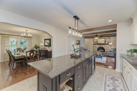 10S607 Glenn Drive Burr Ridge IL 60527