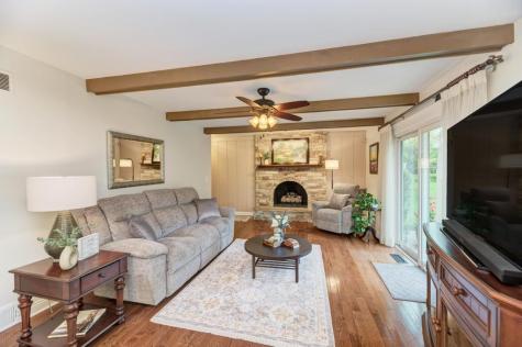 10S607 Glenn Drive Burr Ridge IL 60527
