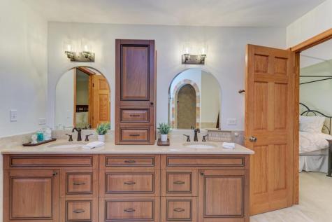 10S607 Glenn Drive Burr Ridge IL 60527