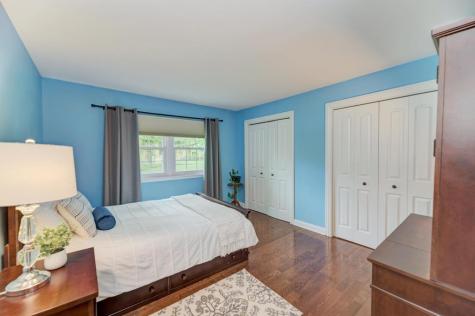 10S607 Glenn Drive Burr Ridge IL 60527