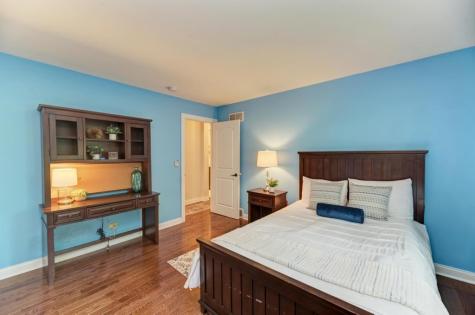 10S607 Glenn Drive Burr Ridge IL 60527