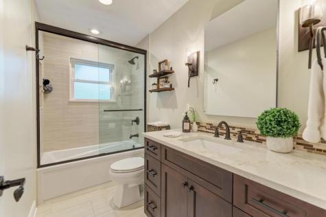 10S607 Glenn Drive Burr Ridge IL 60527