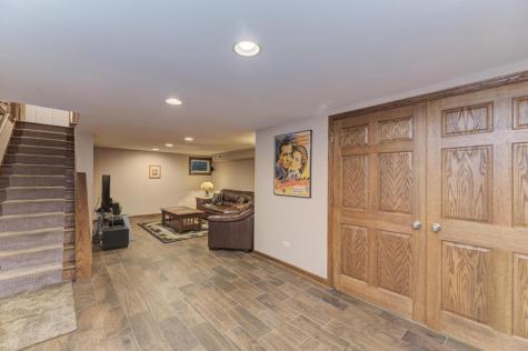 10S607 Glenn Drive Burr Ridge IL 60527