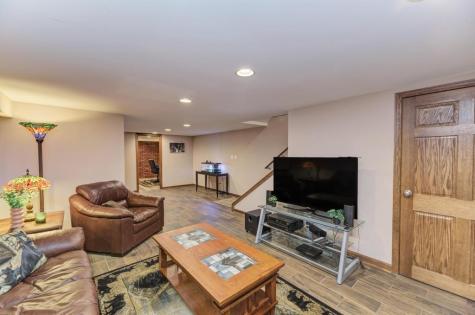 10S607 Glenn Drive Burr Ridge IL 60527