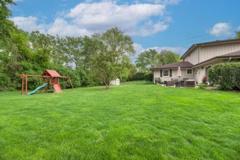 10S607 Glenn Drive Burr Ridge IL 60527
