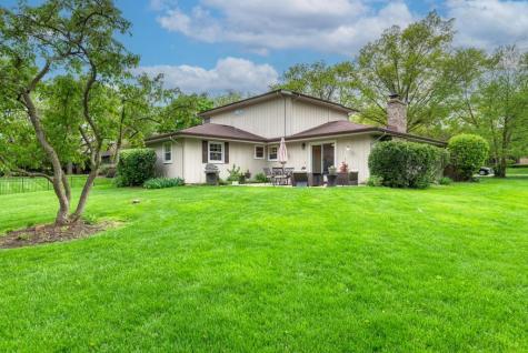 10S607 Glenn Drive Burr Ridge IL 60527