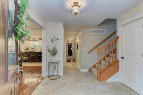 10S607 Glenn Drive Burr Ridge IL 60527