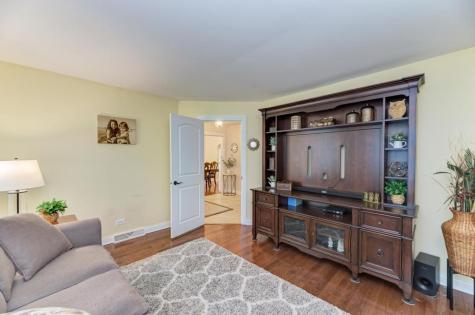 10S607 Glenn Drive Burr Ridge IL 60527