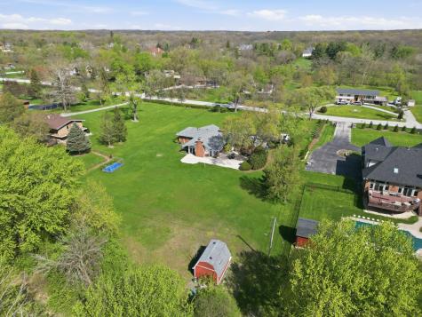 13 Wild Cherry Lane Palos Park IL 60464