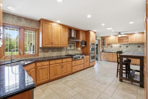 13 Wild Cherry Lane Palos Park IL 60464