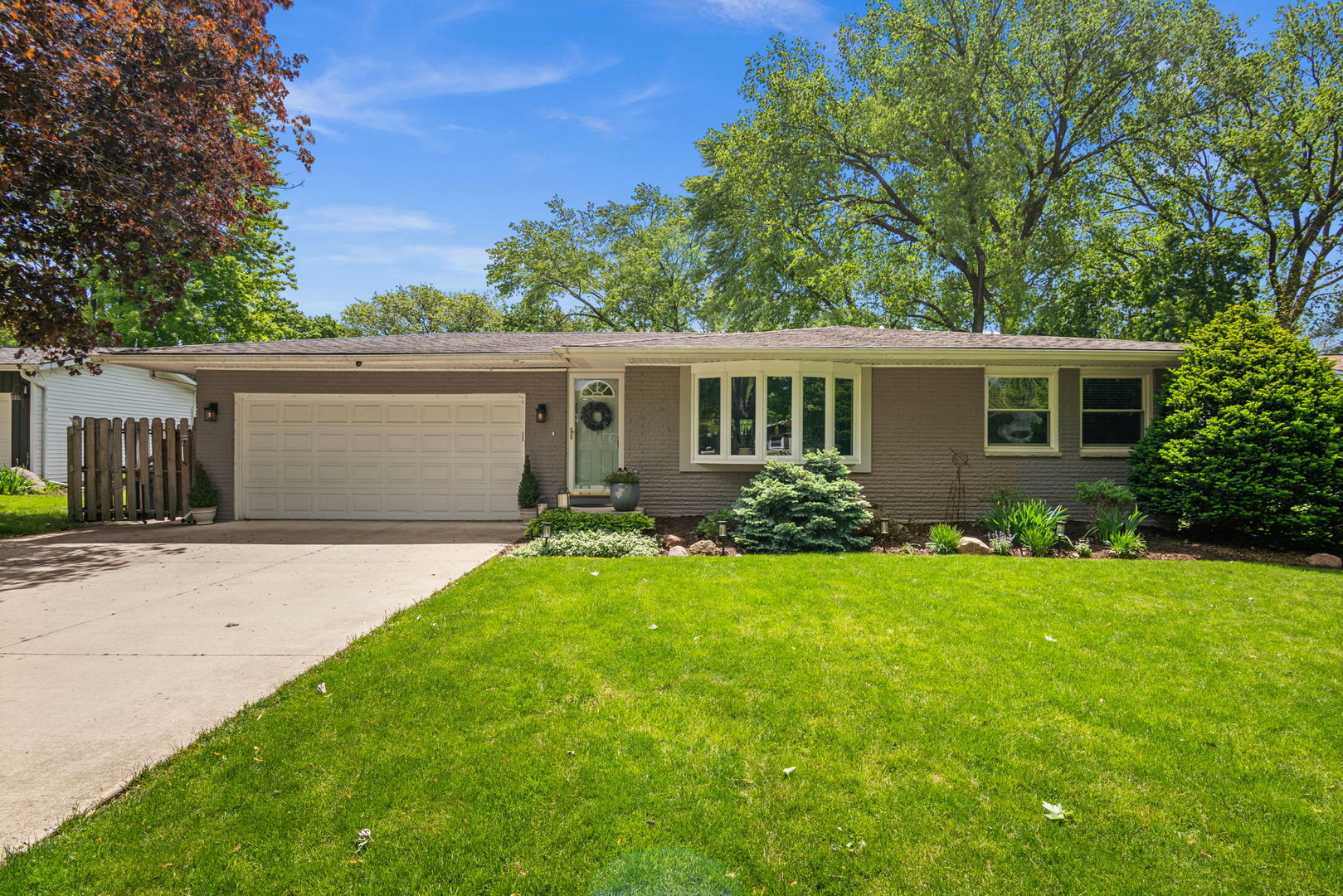 1515 Jewel Avenue St. Charles IL 60174
