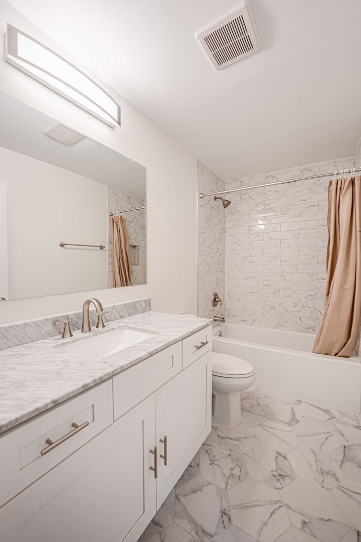 4433 Normandy Drive Lisle IL 60532