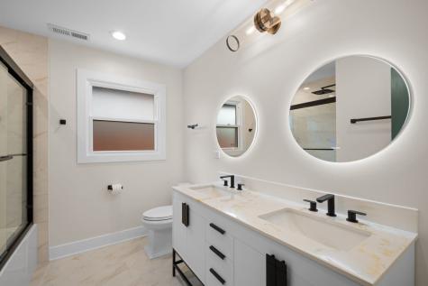 515 East 168th Place South Holland IL 60473