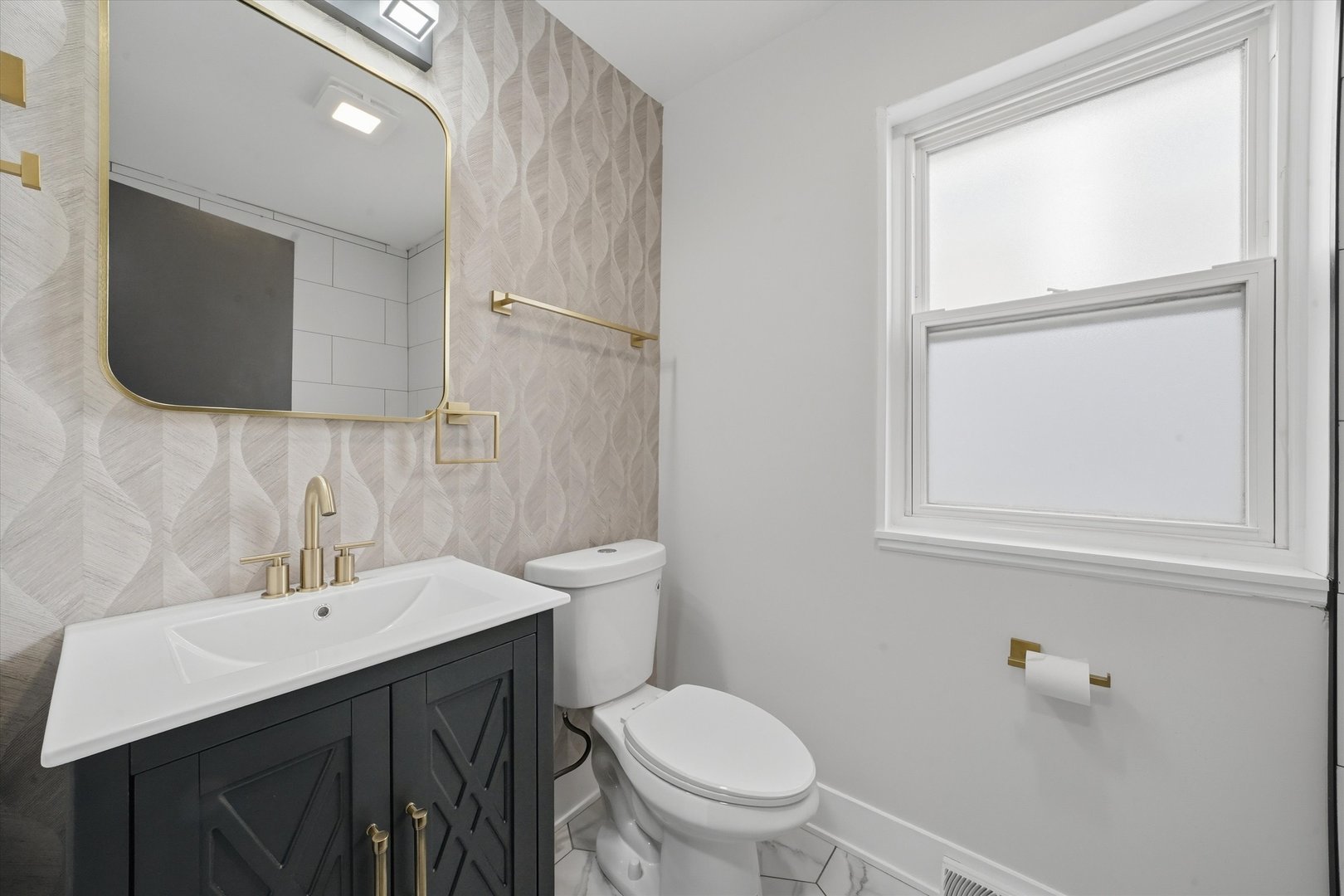 3415 North Kenton Avenue Chicago IL 60641