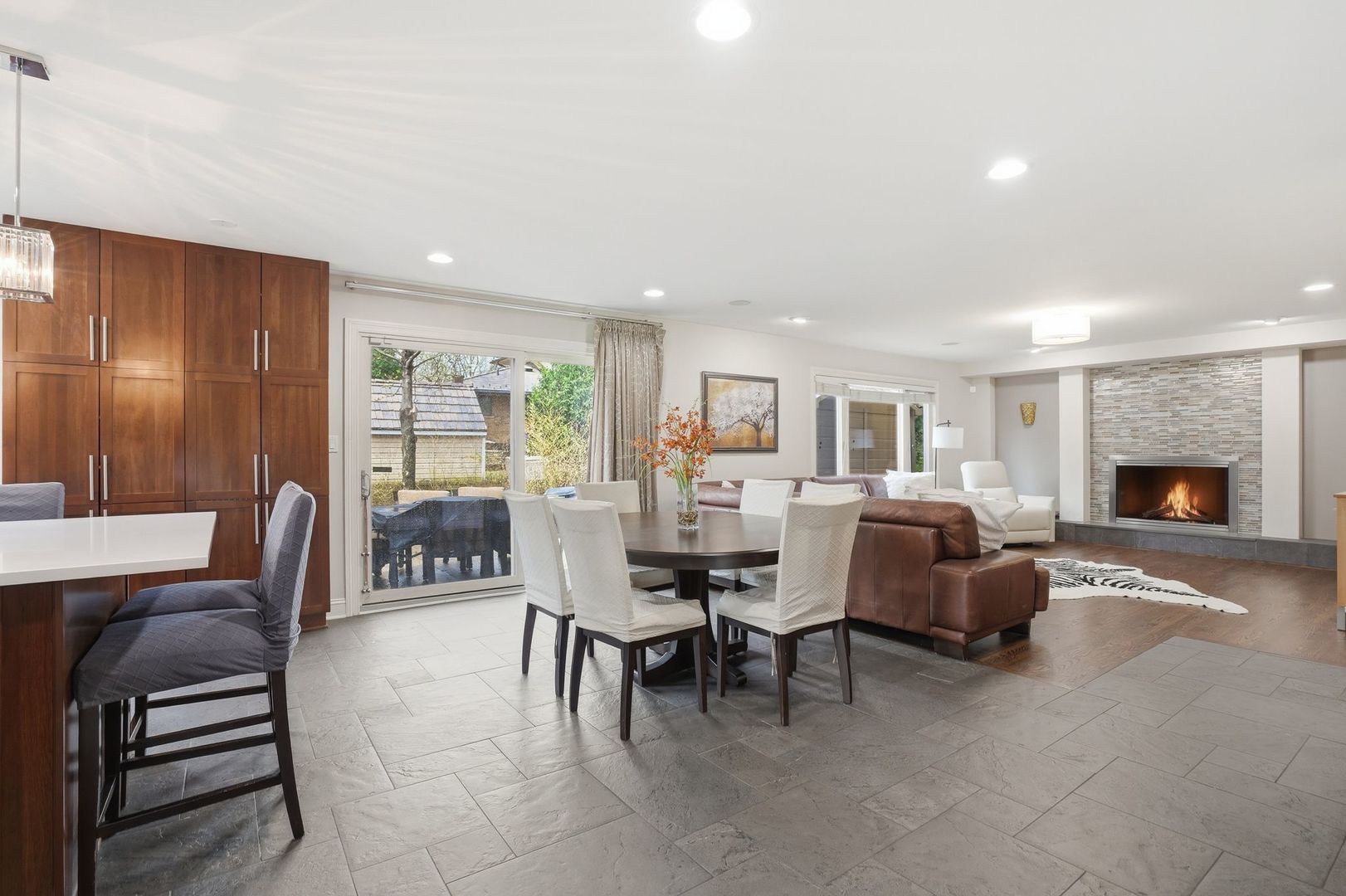 75 Regent Drive Oak Brook IL 60523