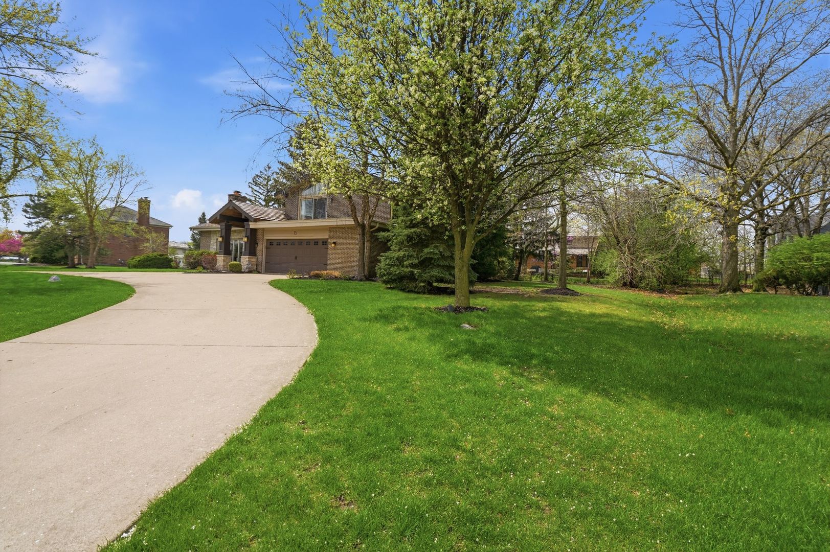 75 Regent Drive Oak Brook IL 60523