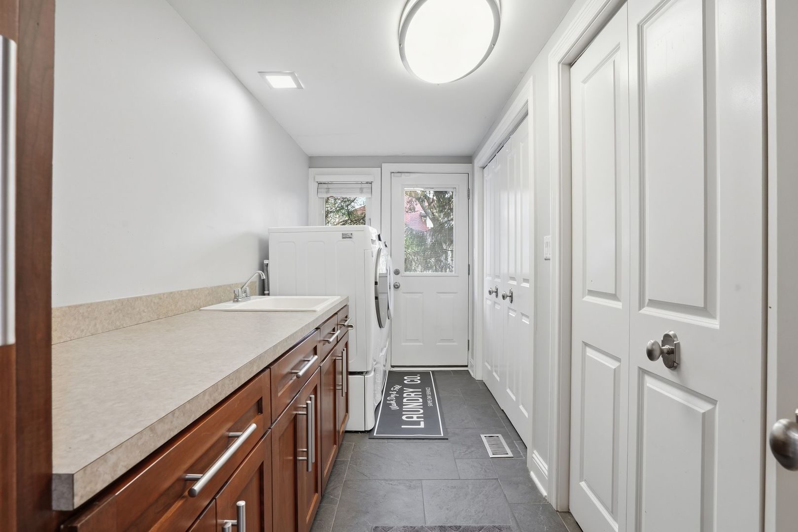 75 Regent Drive Oak Brook IL 60523