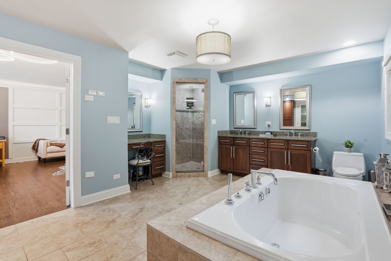75 Regent Drive Oak Brook IL 60523