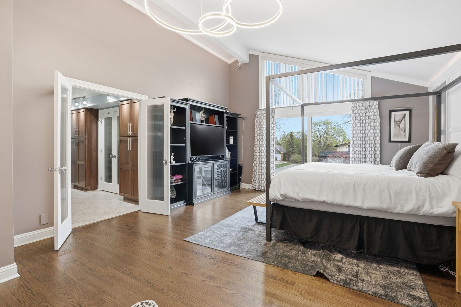 75 Regent Drive Oak Brook IL 60523