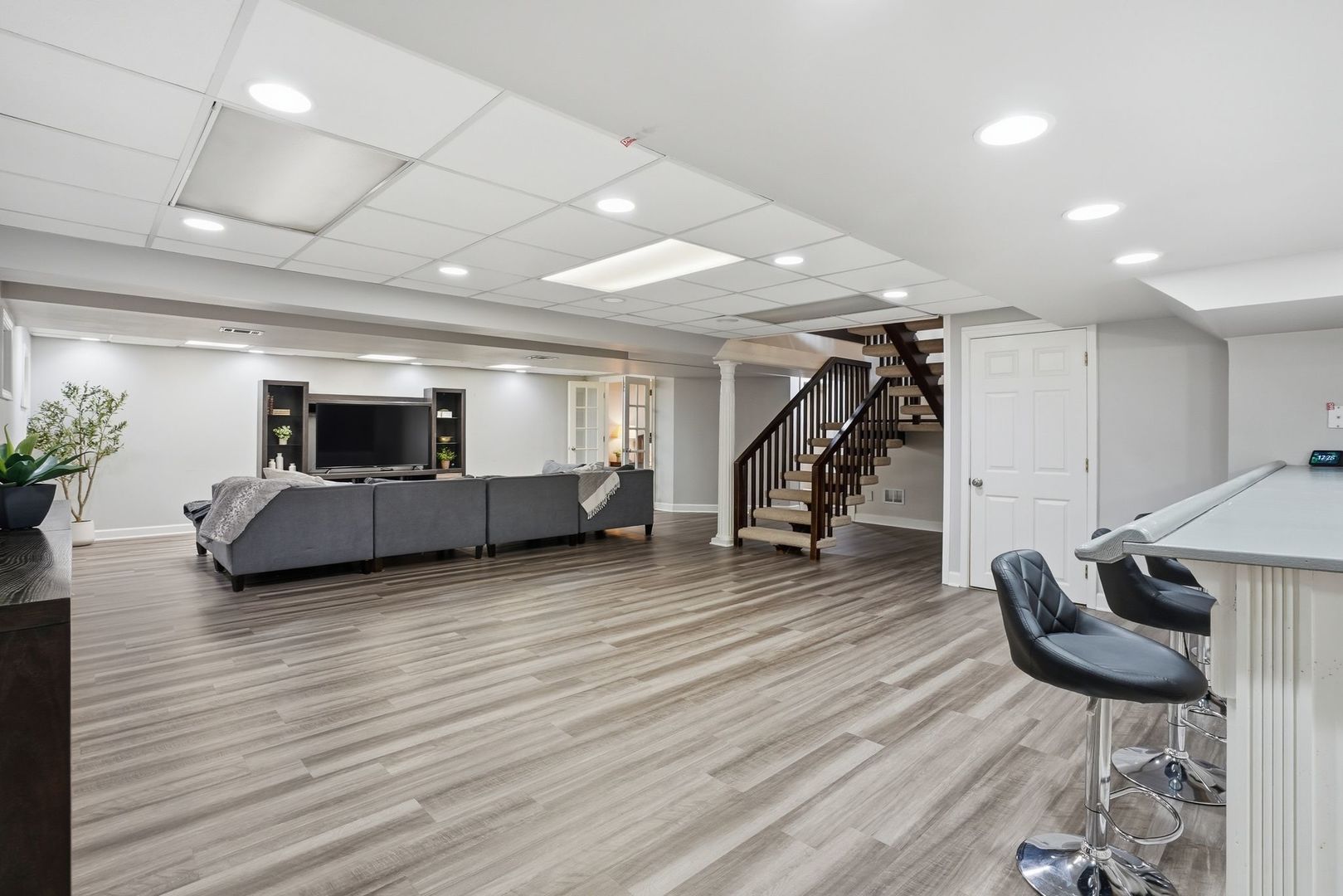 75 Regent Drive Oak Brook IL 60523
