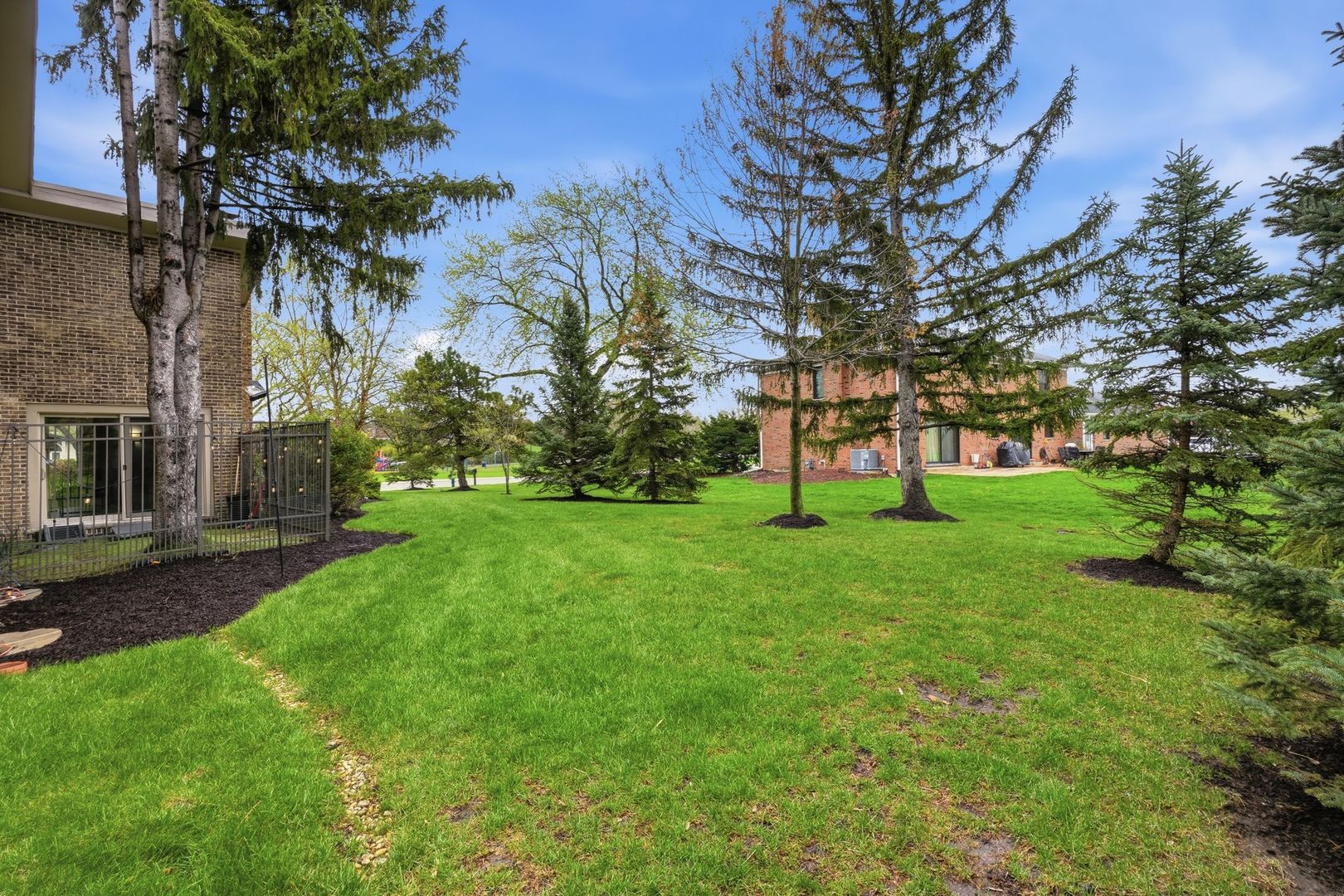75 Regent Drive Oak Brook IL 60523