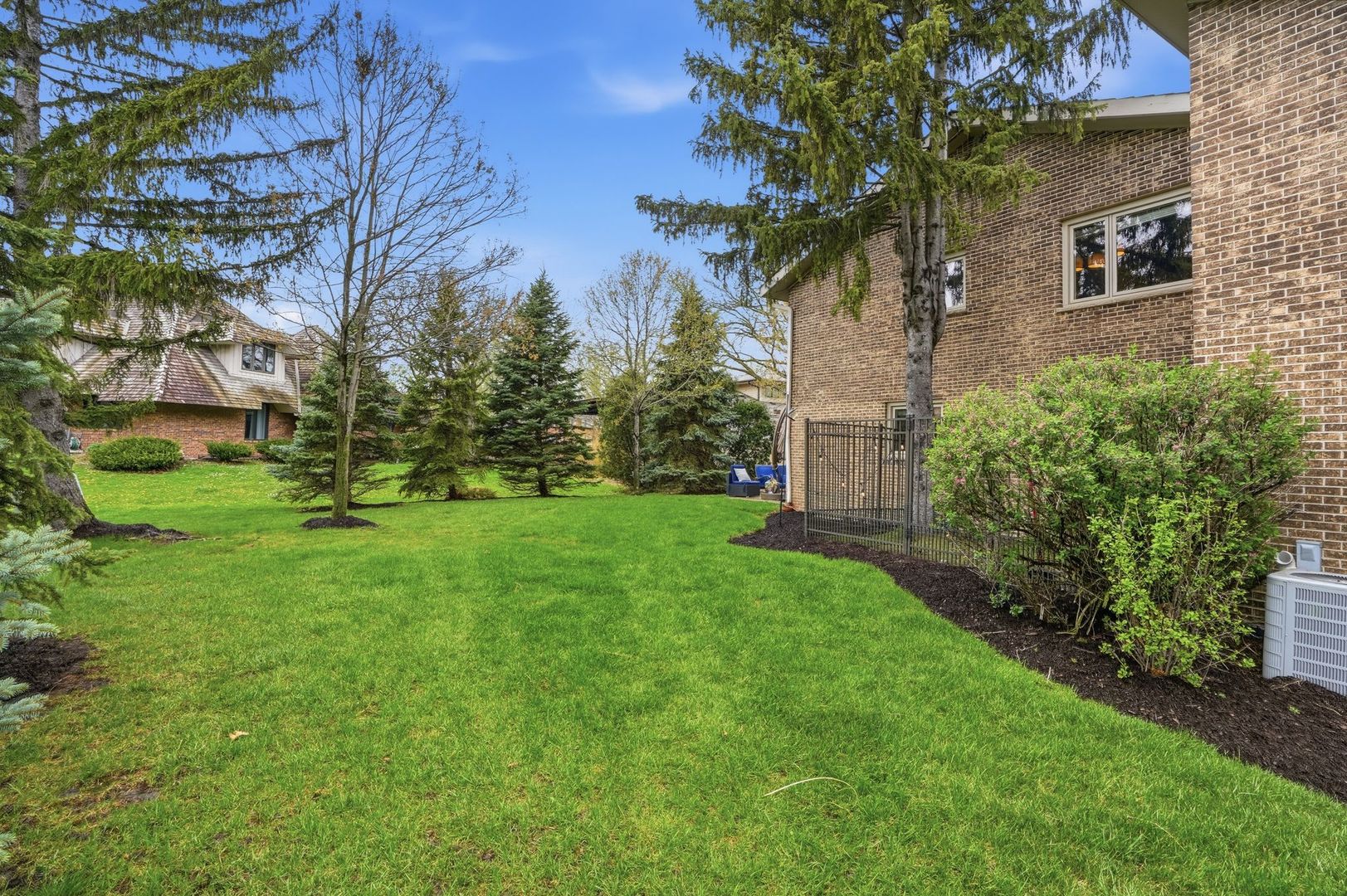 75 Regent Drive Oak Brook IL 60523