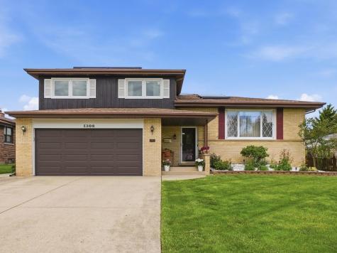 1308 East Thayer Street Mount Prospect IL 60056
