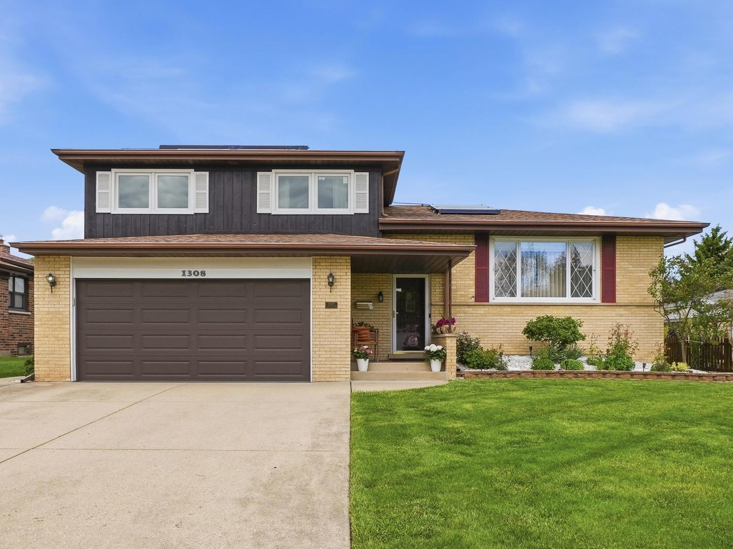 1308 East Thayer Street Mount Prospect IL 60056
